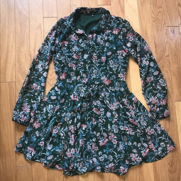 Dresses & Skirts - Floral Ruffle Dress